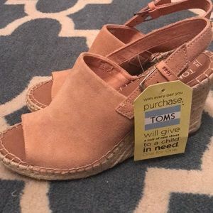 Toms Blush suede wedges NWT size 10 Monica